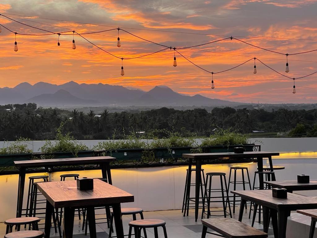 Kaloka Airport Hotel Sumbawa Besar Esterno foto