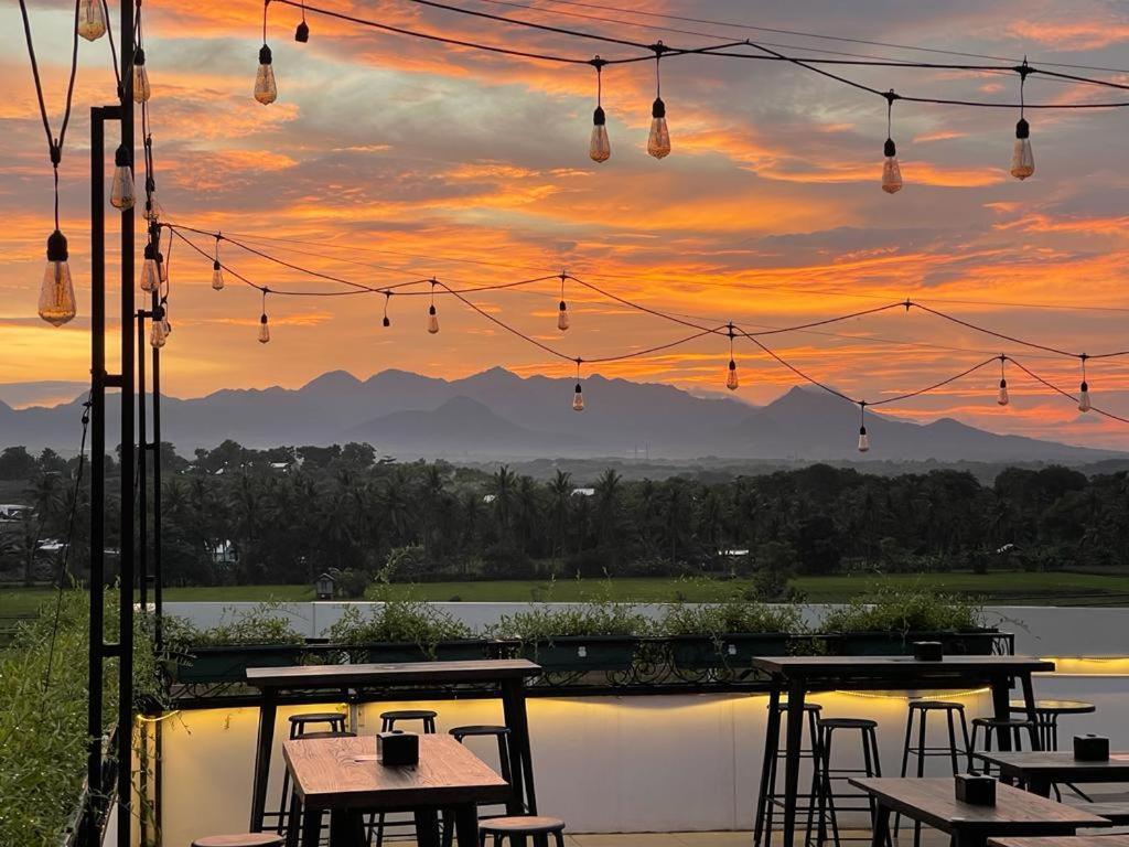 Kaloka Airport Hotel Sumbawa Besar Esterno foto