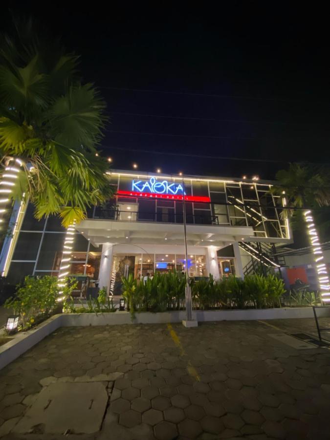 Kaloka Airport Hotel Sumbawa Besar Esterno foto