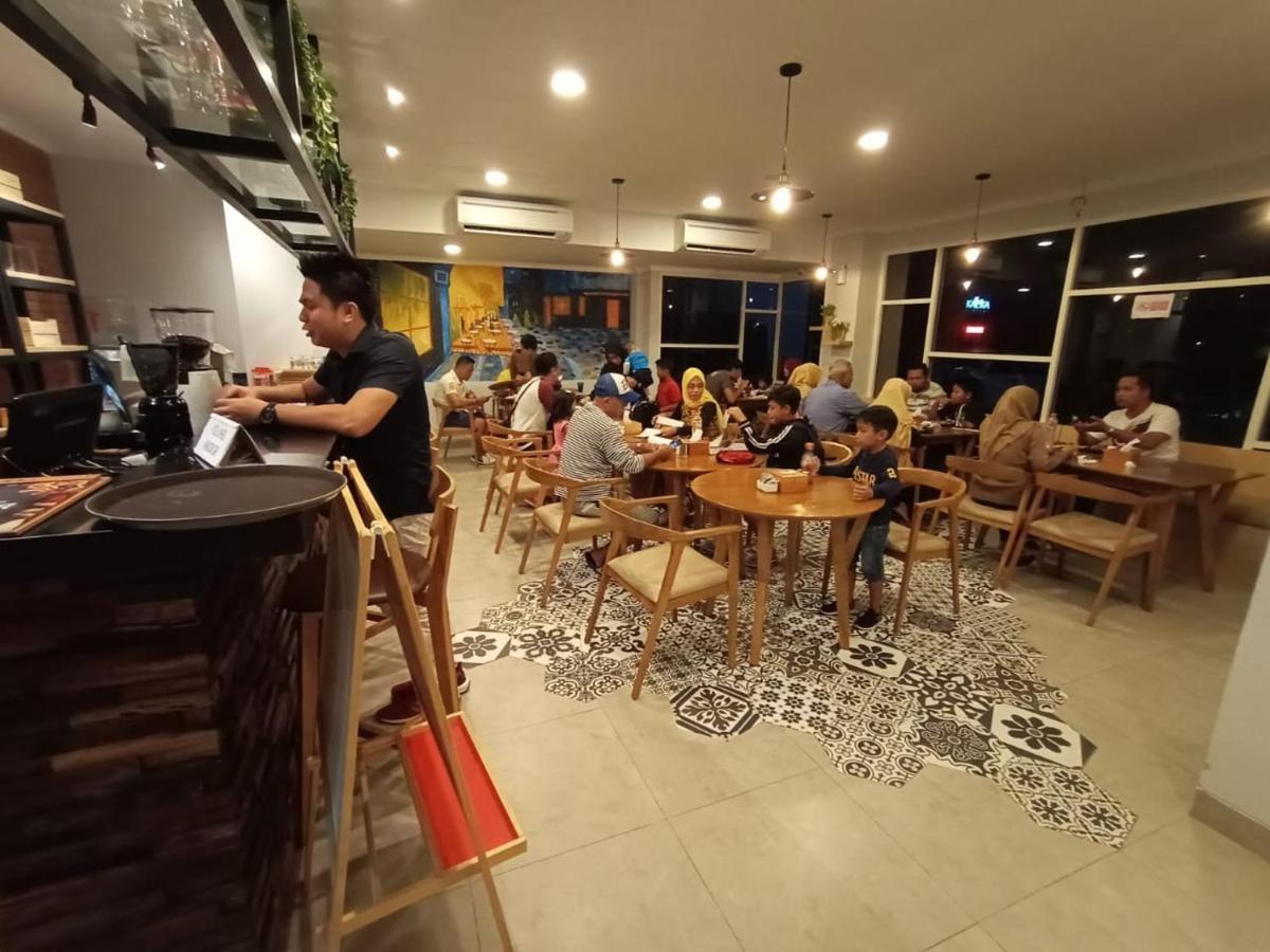 Kaloka Airport Hotel Sumbawa Besar Esterno foto